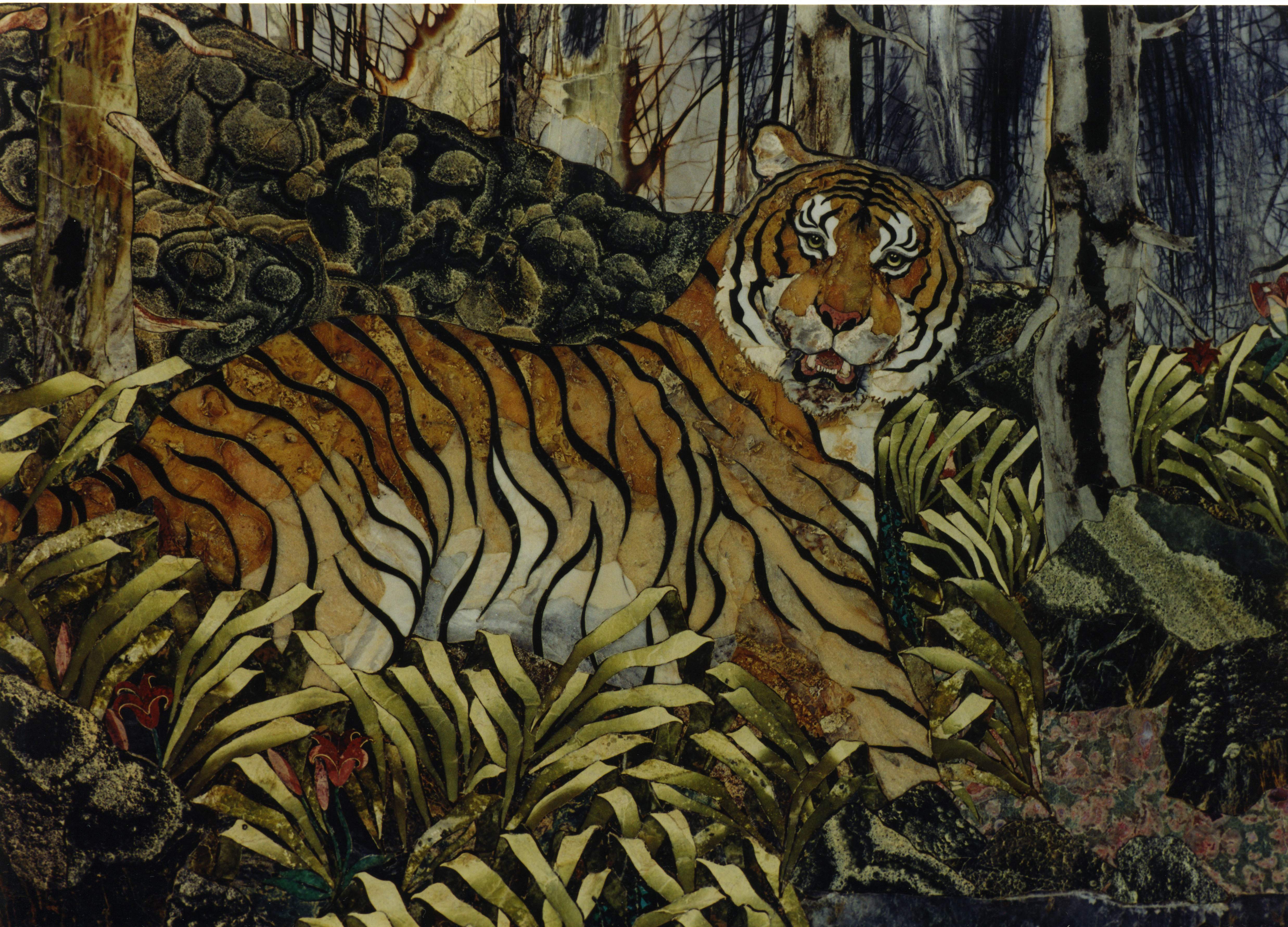 Tiger_in_summer_Without_a_frame.jpeg